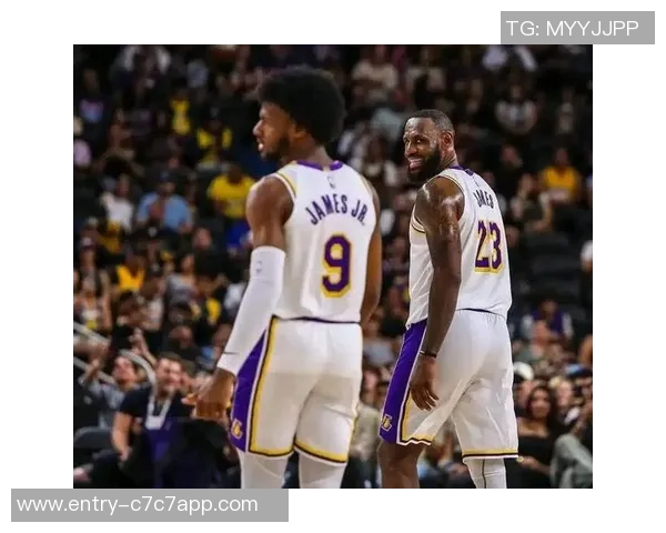 2018年詹姆斯对阵太阳的精彩对决回顾与分析 2018年詹姆斯对阵太阳的精彩对决回顾与分析